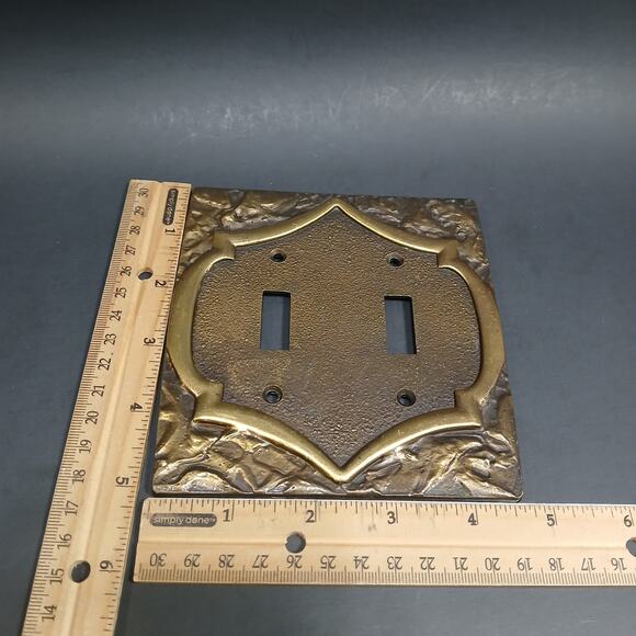 1 Vtg Amerock Monterey Two-Toggle Light Switch Plate Antique Hammered Brass Look - Picture 5 of 5